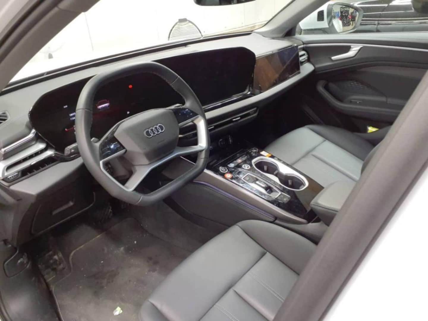 Bild über Audi A6 Avant TDI 150 kW S tronic - für weitere Informationen kontaktieren Sie den Audi Partner