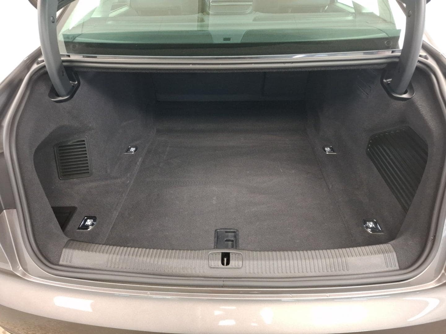 Bild über Audi A8 50 TDI quattro tiptronic - für weitere Informationen kontaktieren Sie den Audi Partner
