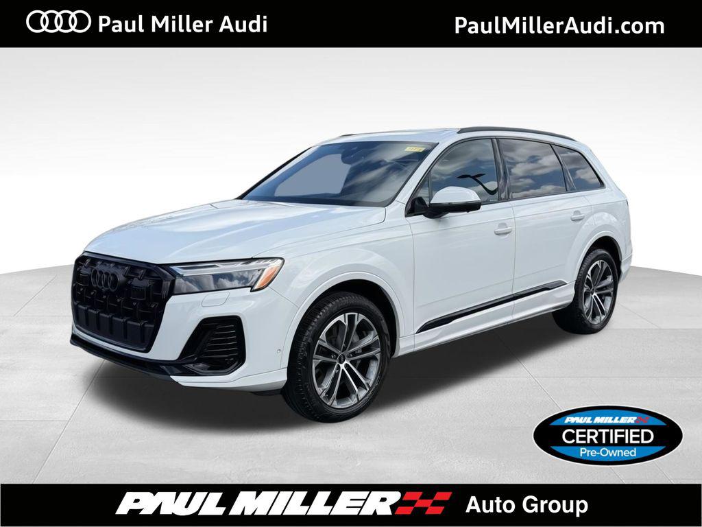 2025 Audi Q7 45 Premium quattro Tiptronic's photo