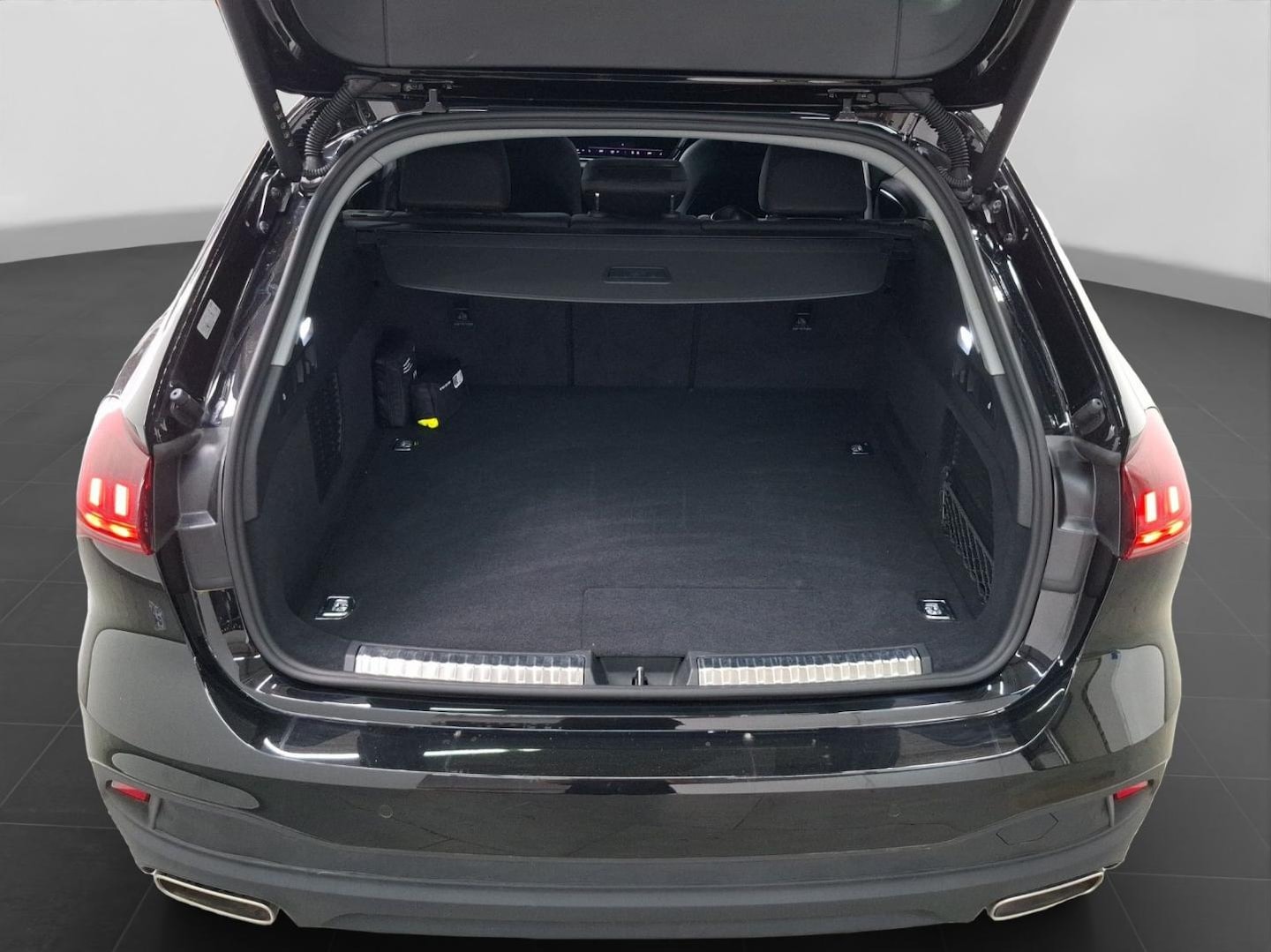 Bild über Audi A5 Avant e-hybrid e-hybrid quattro 220 kW S tronic - für weitere Informationen kontaktieren Sie den Audi Partner