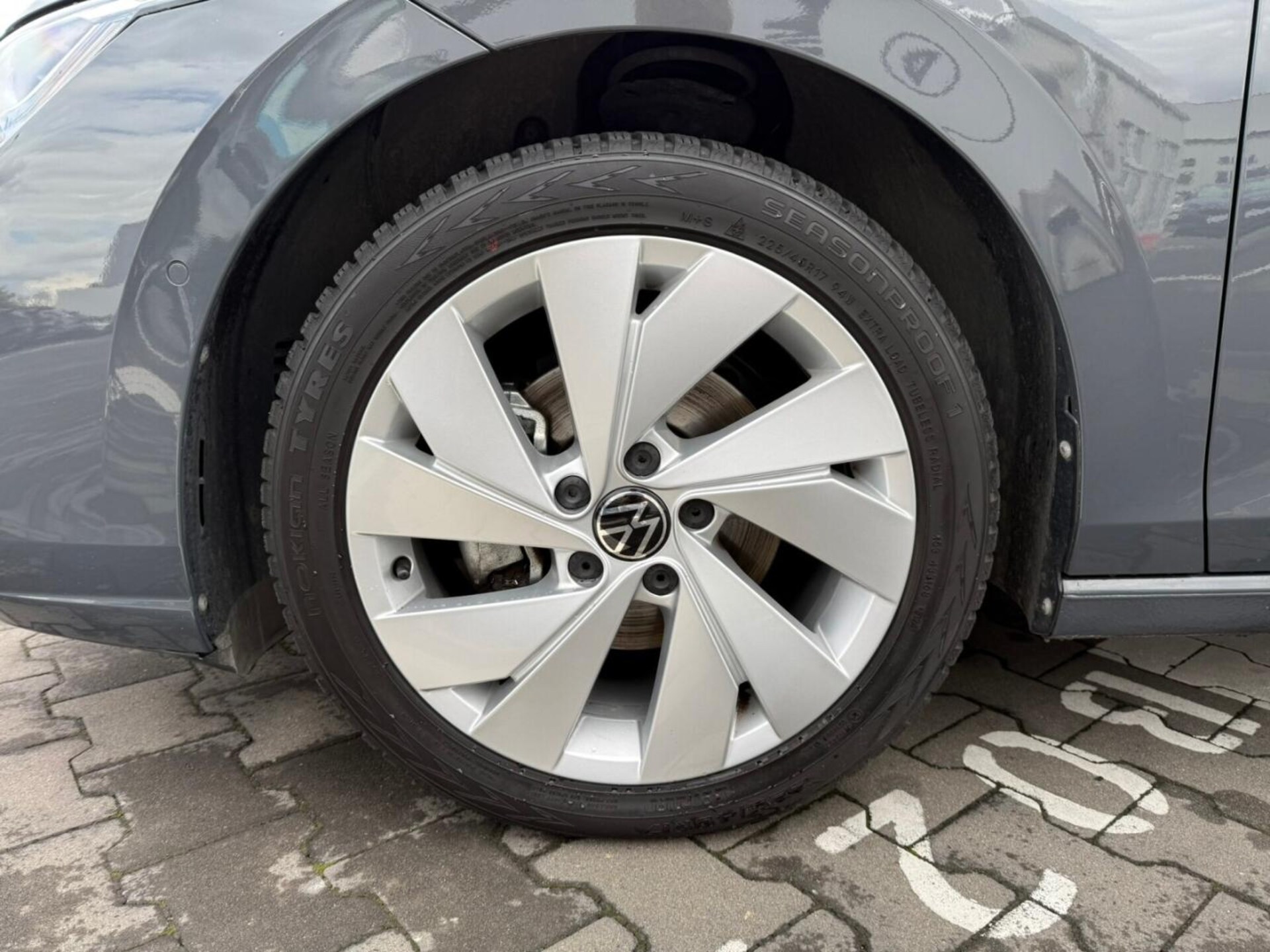 Volkswagen Golf Variant Life