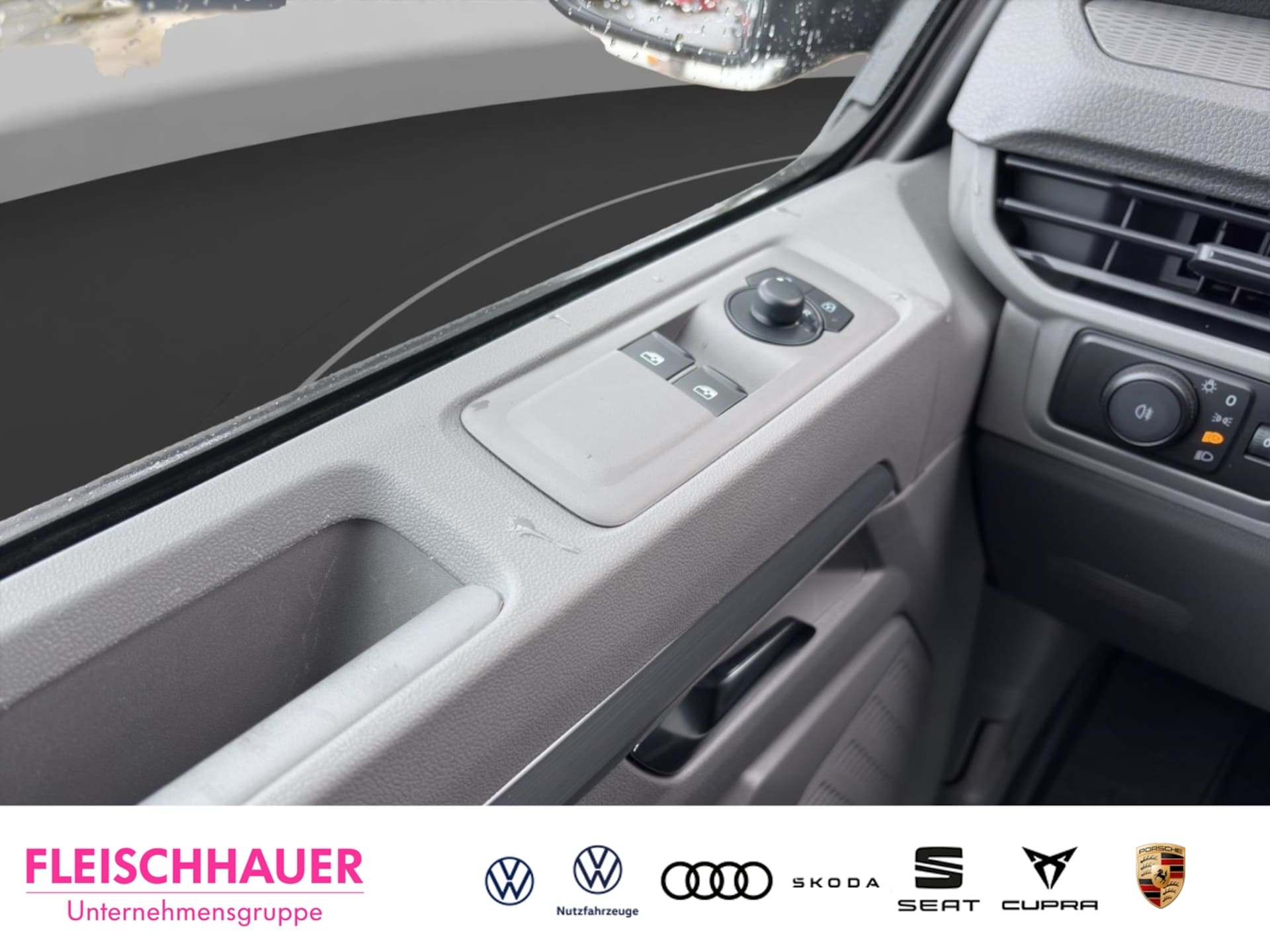 Volkswagen Transporter Kombi kurzer Radstand