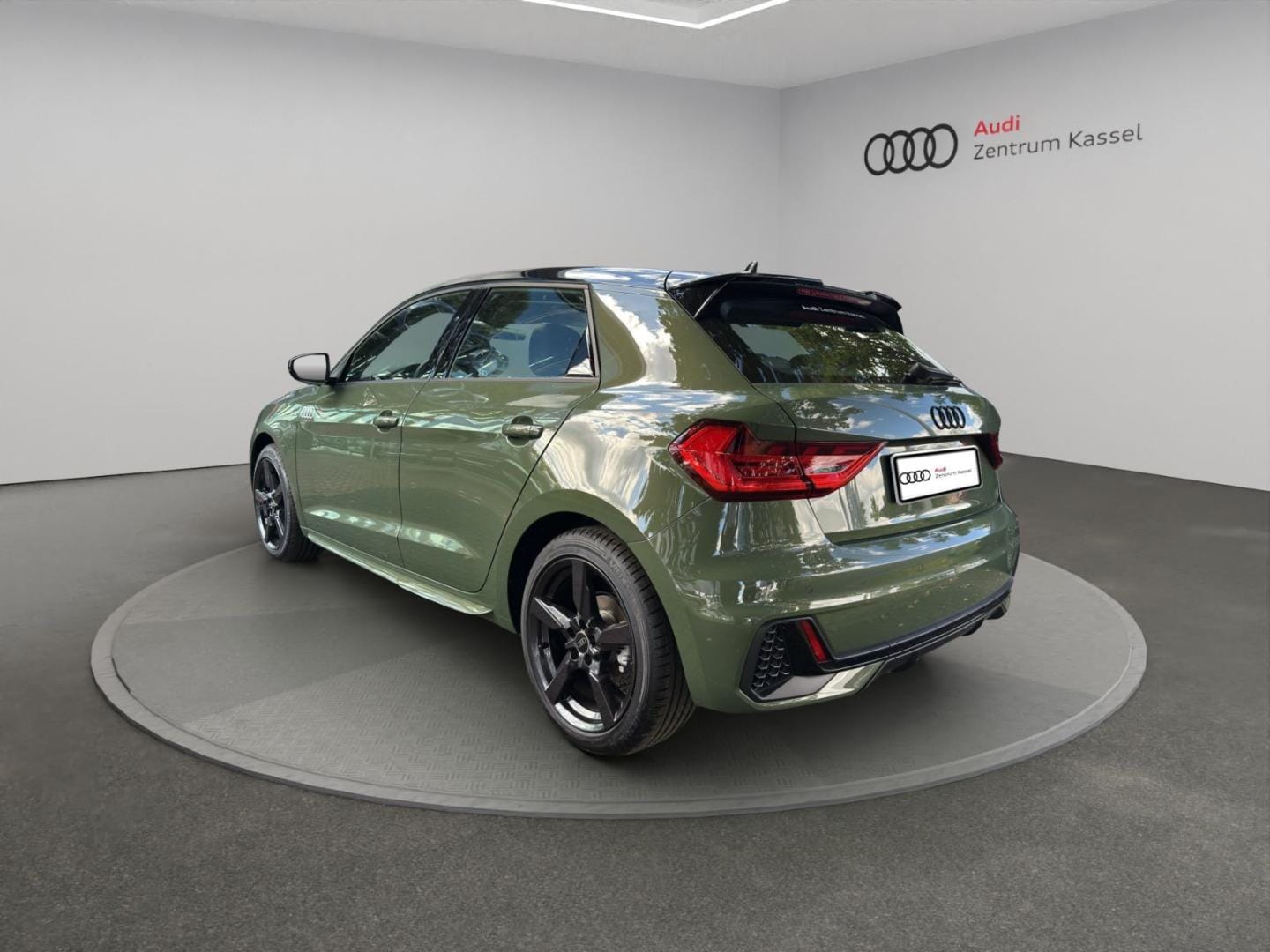 Bild über Audi A1 Sportback S line 30 TFSI S tronic - für weitere Informationen kontaktieren Sie den Audi Partner