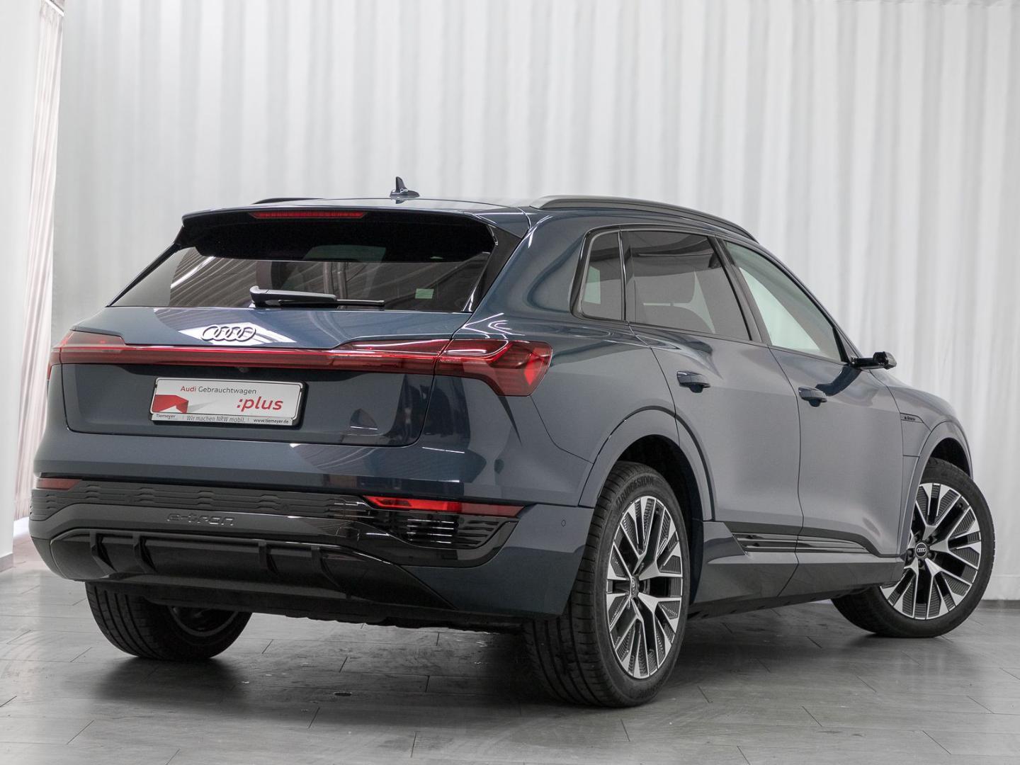 Image about Audi Q8 e-tron S line 55 e-tron quattro