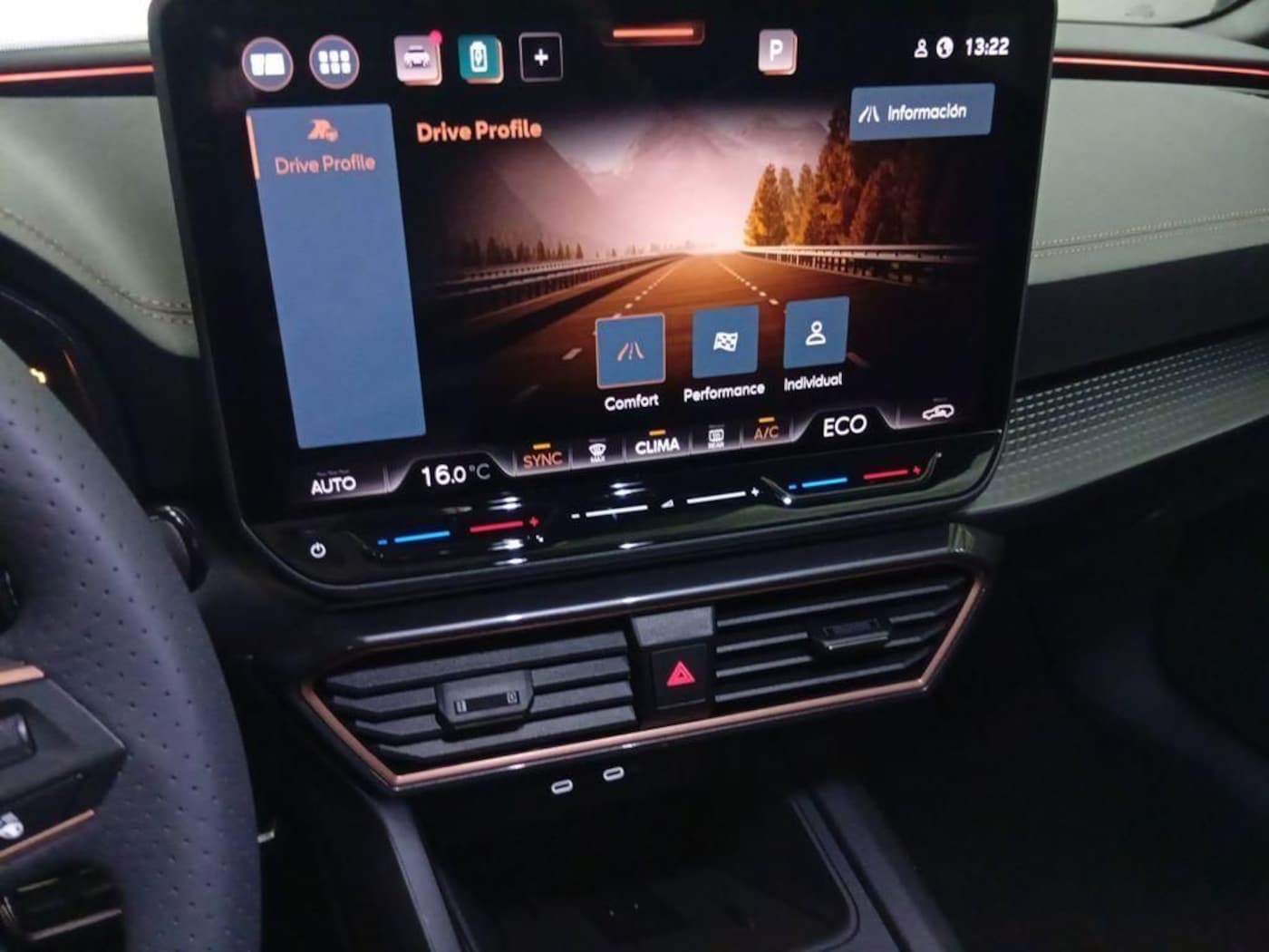 CUPRA Leon Sportstourer 1.5 TSI e-Hybrid DSG 150 kW (204 CV) — photo 18