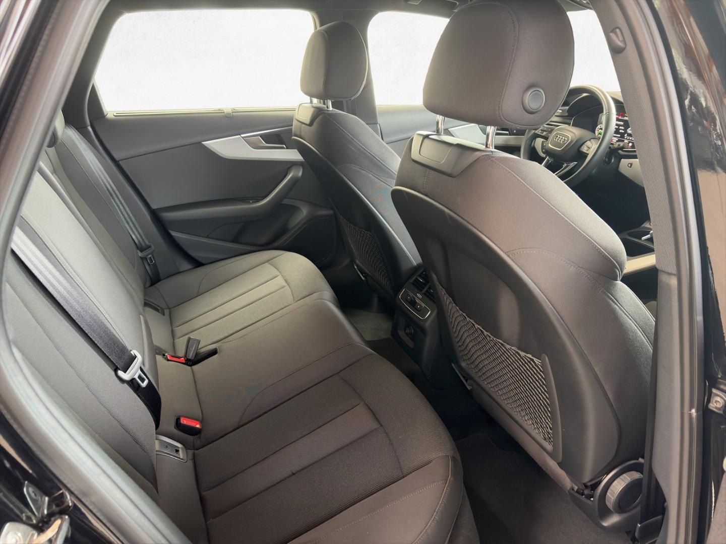 Bild über Audi A4 Avant 40 TDI S tronic - für weitere Informationen kontaktieren Sie den Audi Partner