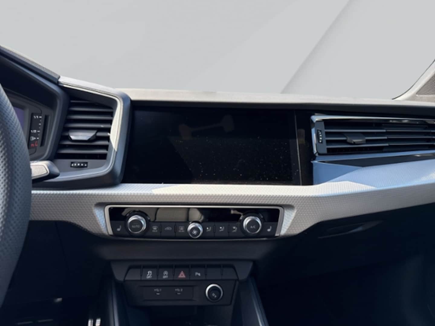 Bild über Audi A1 Sportback S line 35 TFSI S tronic - für weitere Informationen kontaktieren Sie den Audi Partner
