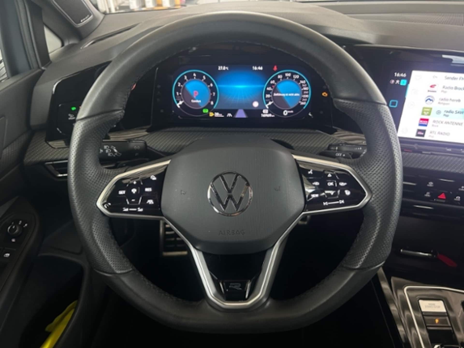 Volkswagen Golf R-Line