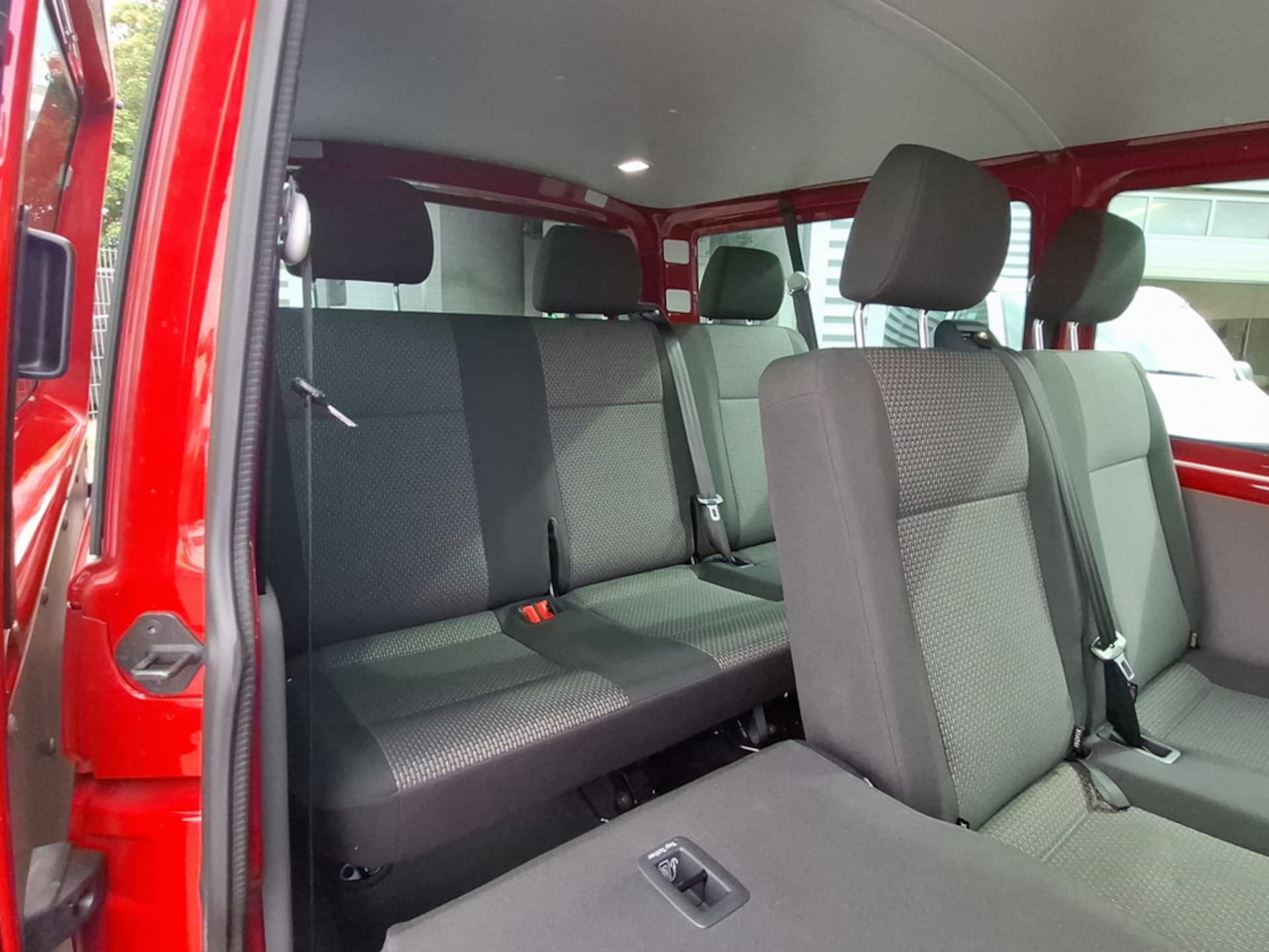 Volkswagen T6.1 Transporter Kombi langer Radstand