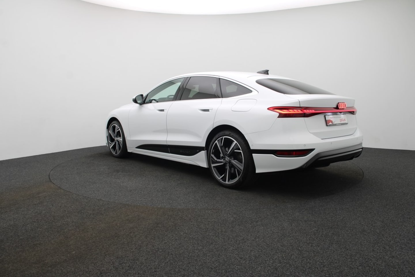 Bild über Audi A6 Sportback e-tron e-tron - für weitere Informationen kontaktieren Sie den Audi Partner