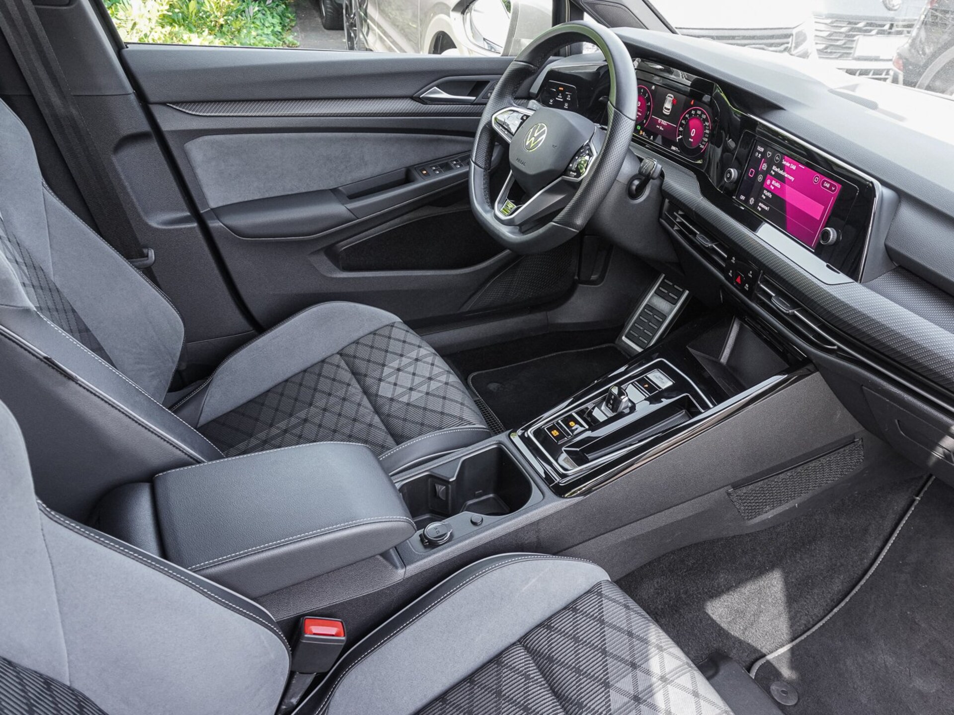 Volkswagen Golf R-Line