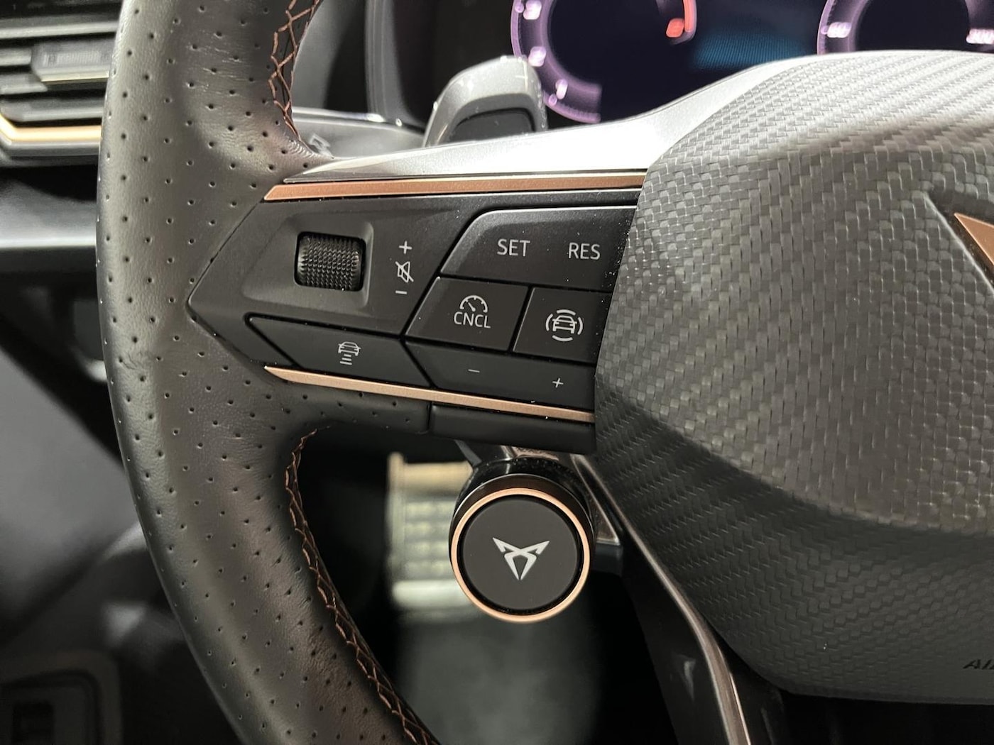 CUPRA Leon Sportstourer 1.5 eTSI DSG 110 kW (150 CV) — photo 10