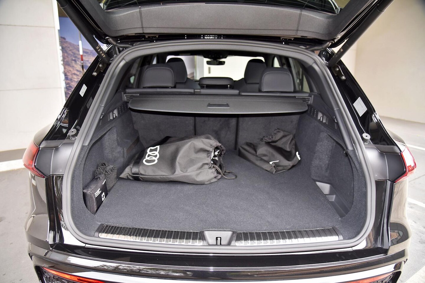 Image about Audi Q5 SUV e-hybrid quattro S tronic