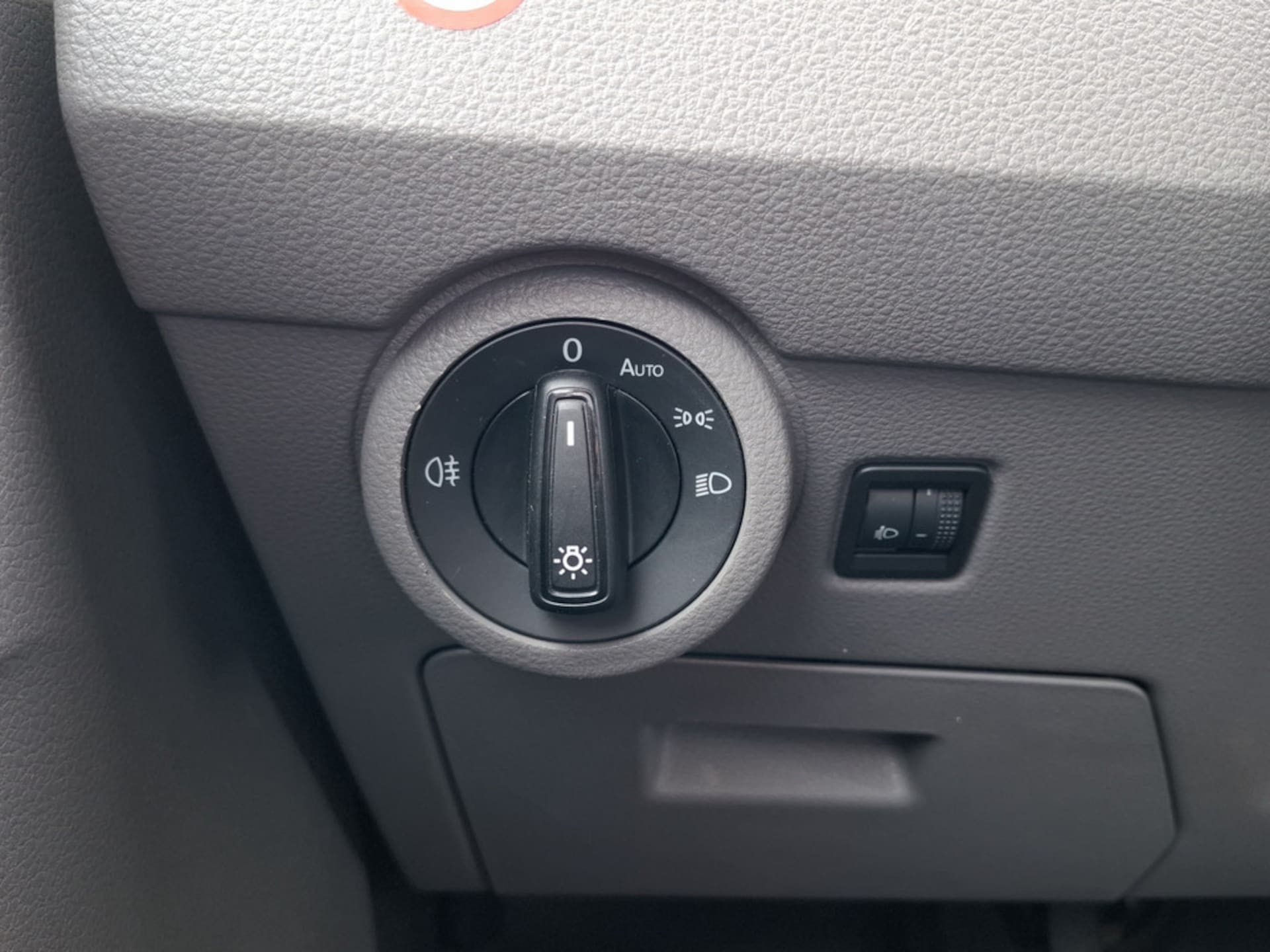 Volkswagen T6.1 Transporter Kombi langer Radstand