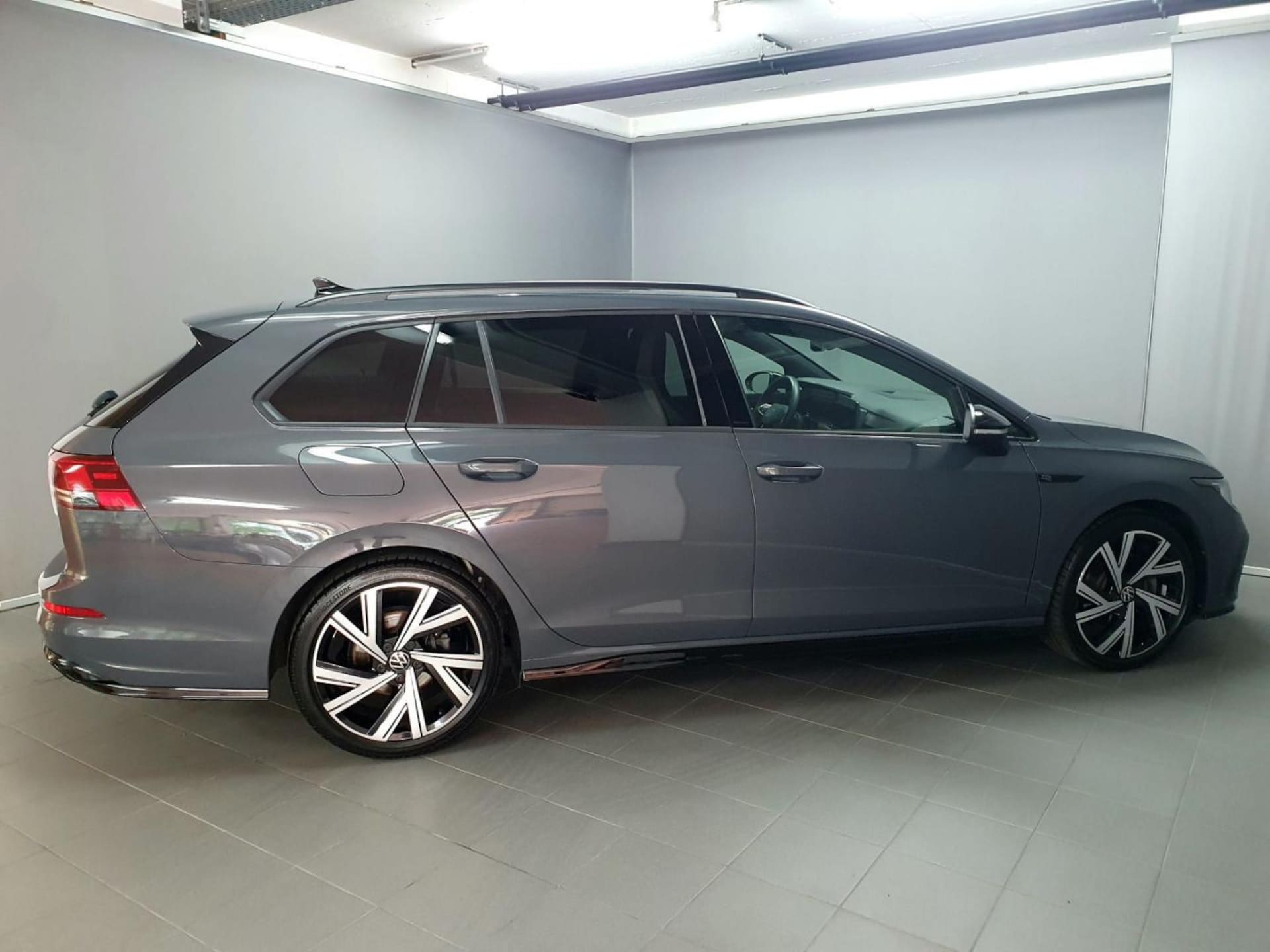 Volkswagen Golf Variant R-Line