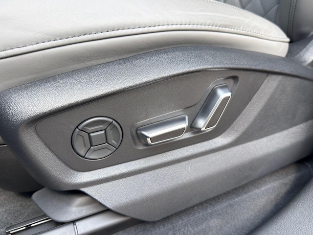 2026 Audi SQ8 Premium Plus - Photo 16