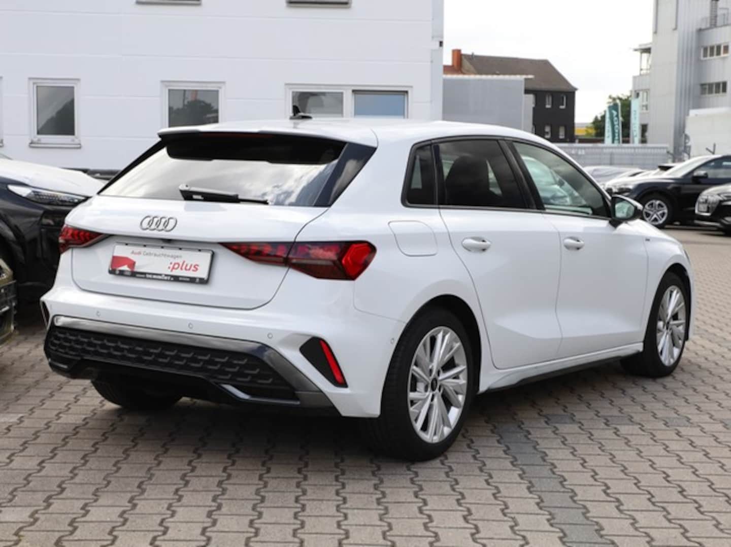 Bild über Audi A3 Sportback S line 35 TFSI S tronic - für weitere Informationen kontaktieren Sie den Audi Partner