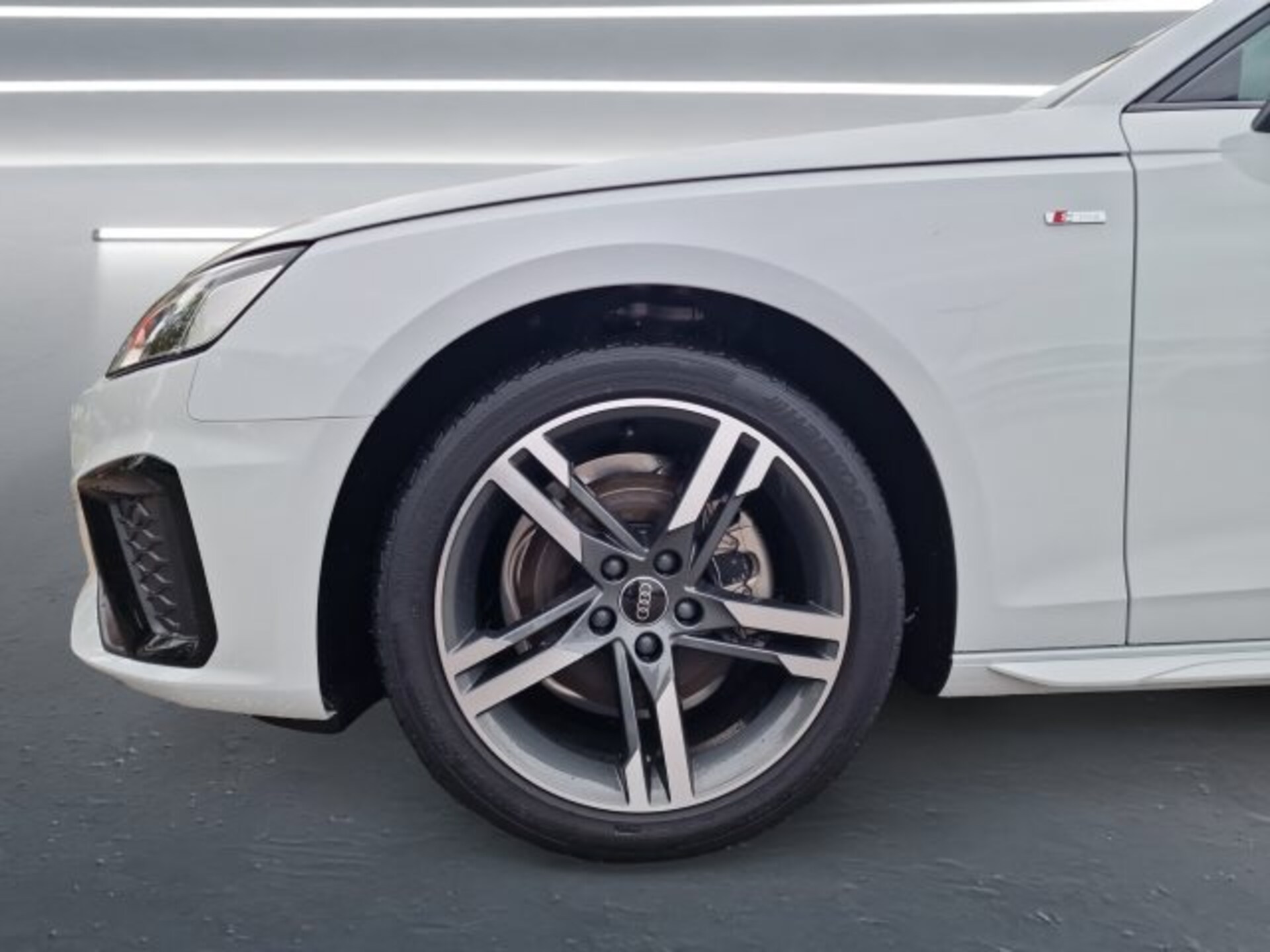 Audi A4 Avant S line