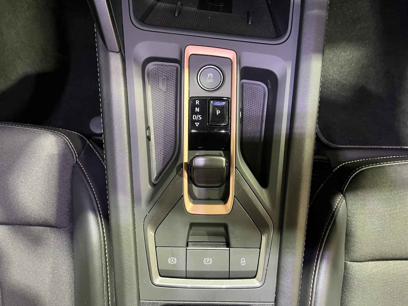 CUPRA Leon Sportstourer 1.5 eTSI DSG 110 kW (150 CV) — photo 13