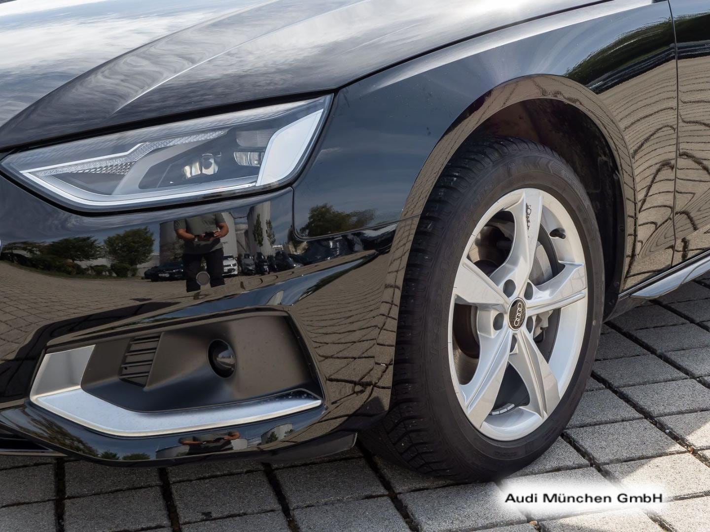 Bild über Audi A4 Avant advanced 40 TFSI S tronic - für weitere Informationen kontaktieren Sie den Audi Partner