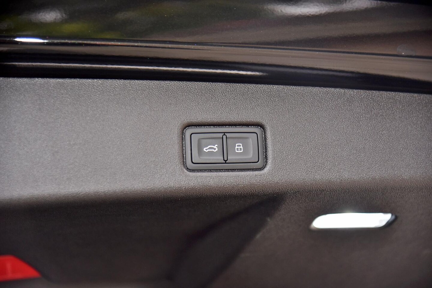 Image about Audi Q5 SUV e-hybrid quattro S tronic
