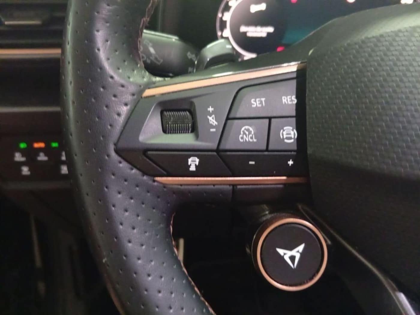 CUPRA Formentor 1.5 TSI e-Hybrid DSG 150 kW (204 CV) — photo 9