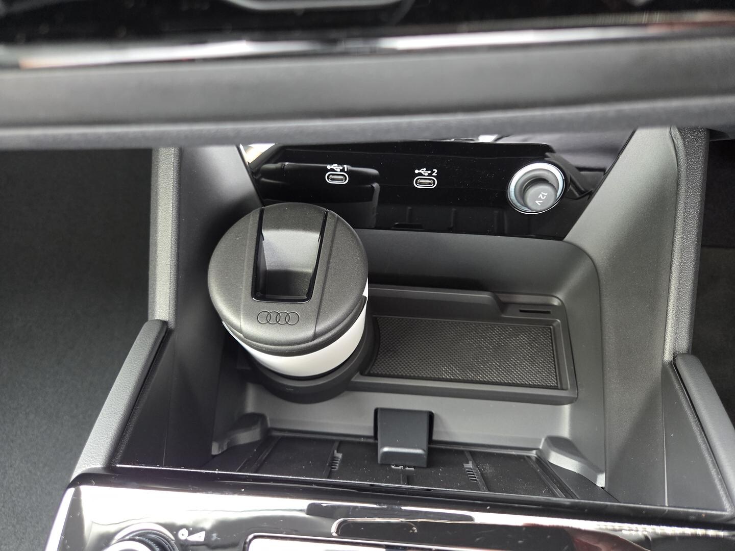 Image about Audi Q6 SUV e-tron e-tron