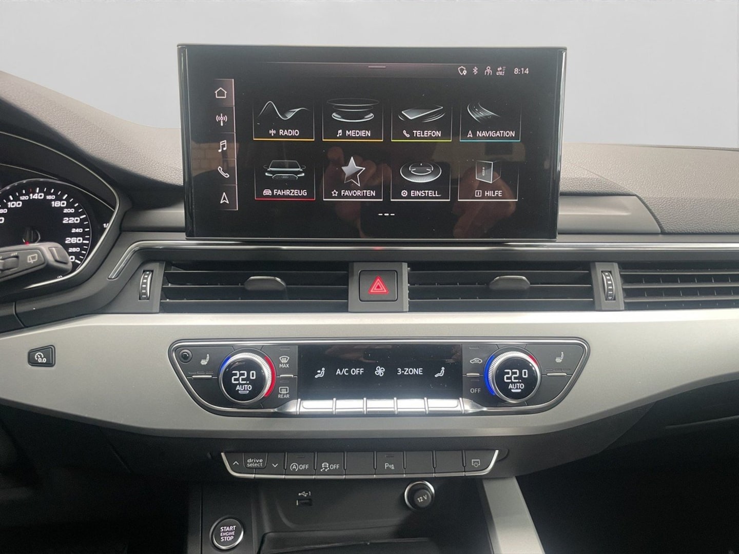 Bild über Audi A4 Avant advanced 40 TFSI S tronic - für weitere Informationen kontaktieren Sie den Audi Partner