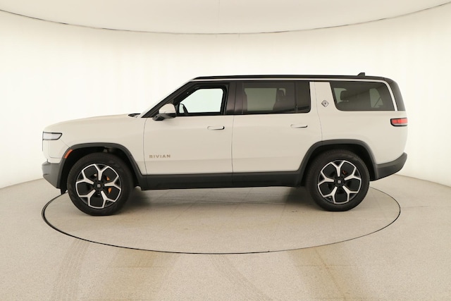 2024 Rivian R1S