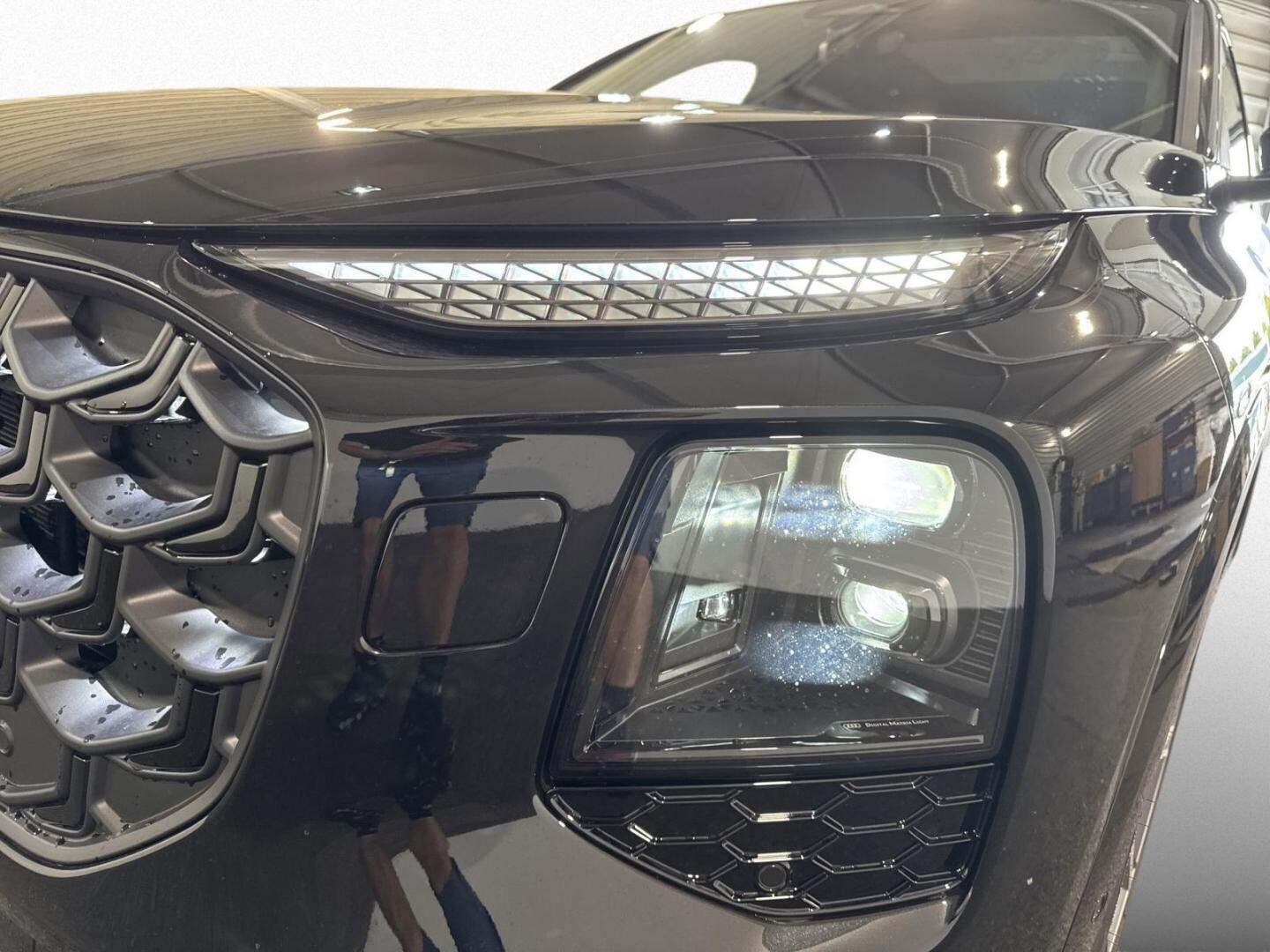 Bild über Audi Q7 SUV TDI quattro 220 kW tiptronic - für weitere Informationen kontaktieren Sie den Audi Partner