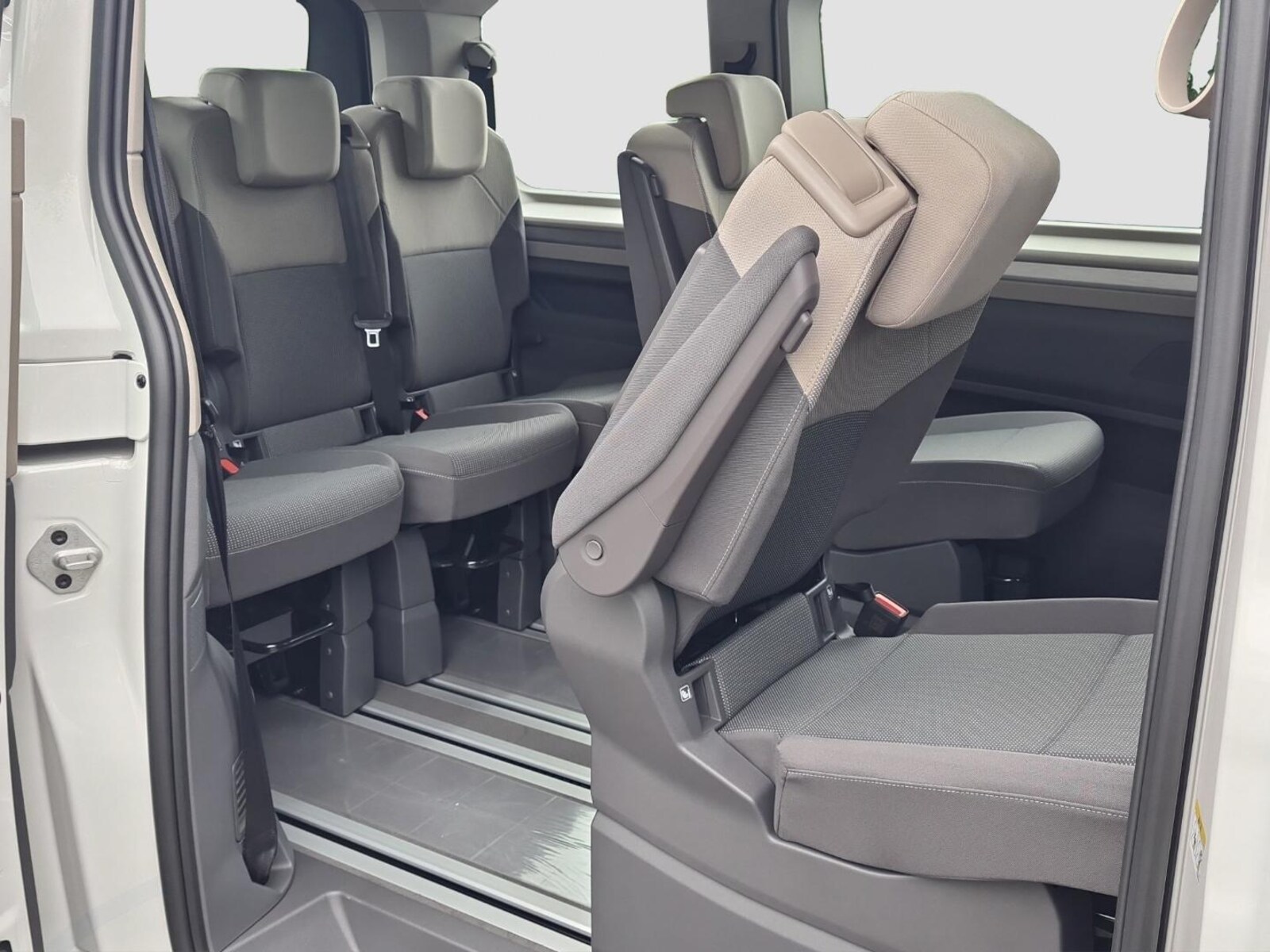 Volkswagen Multivan – Bild 15