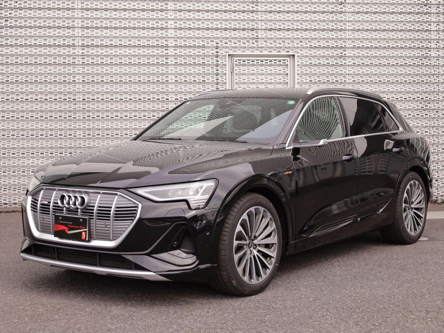 Audi e-tron 50 quattro S line 230,00 kW for more details contact your dealer