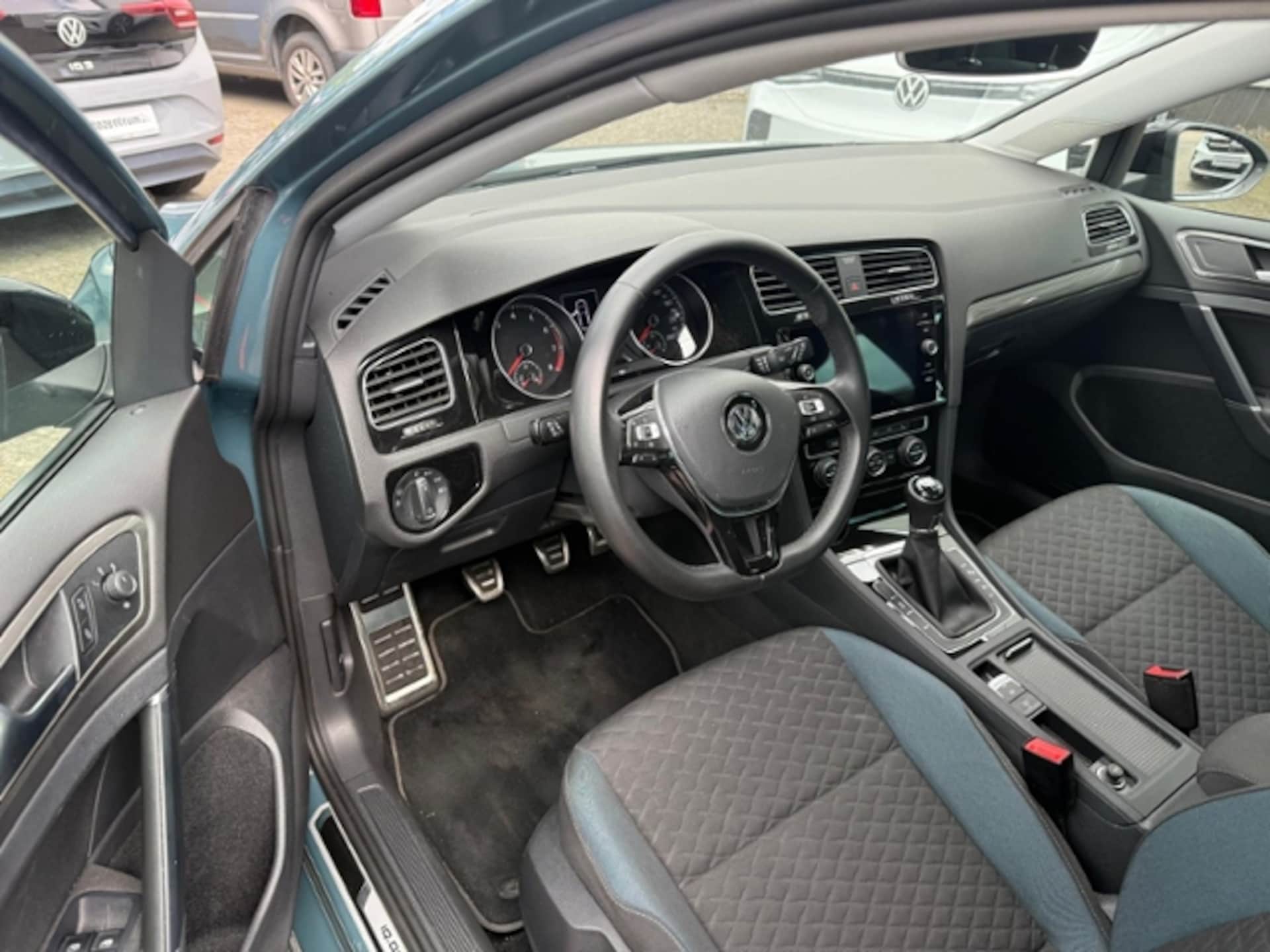 Volkswagen Golf IQ.DRIVE