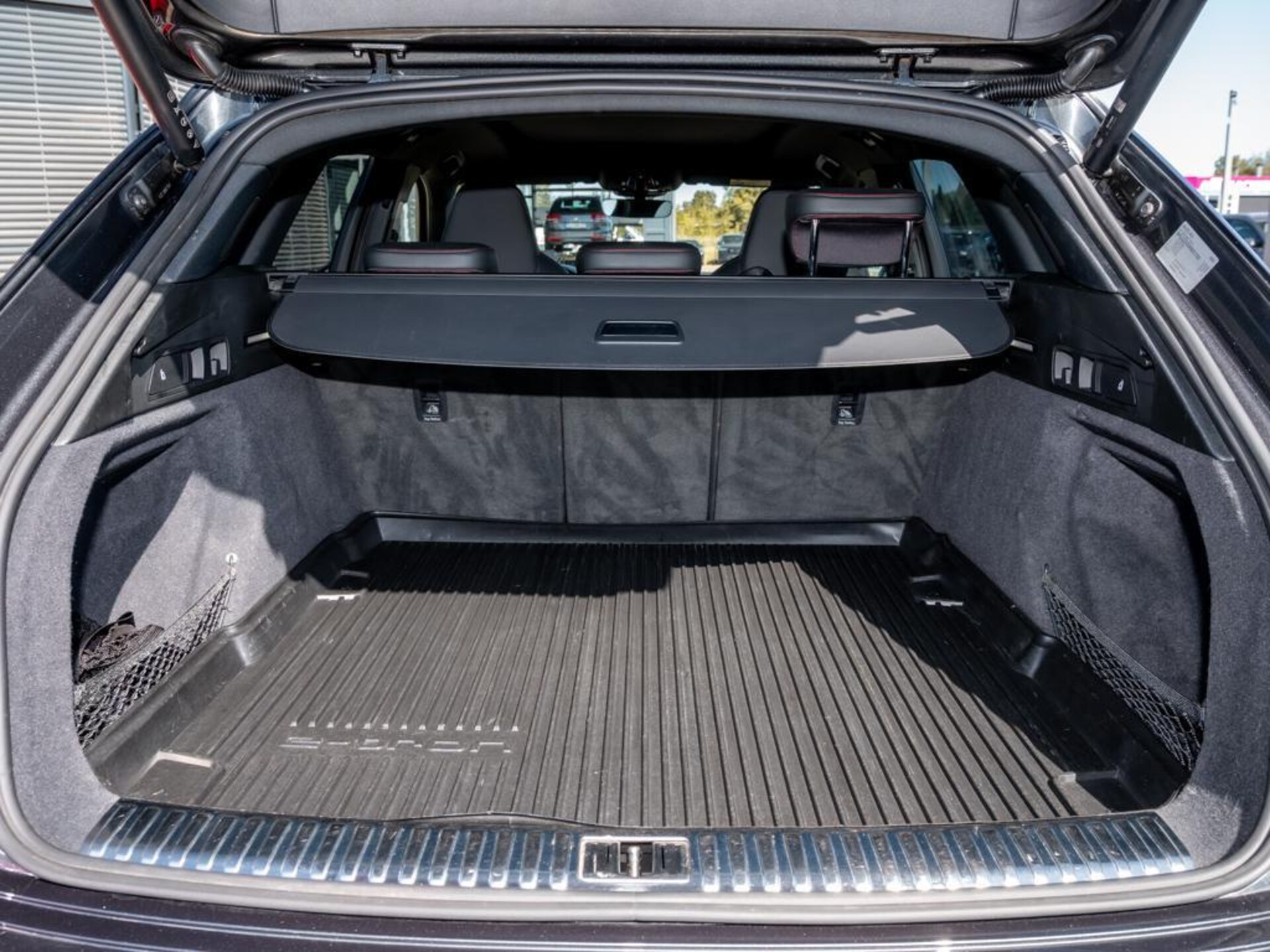 Audi Q8 e-tron S line
