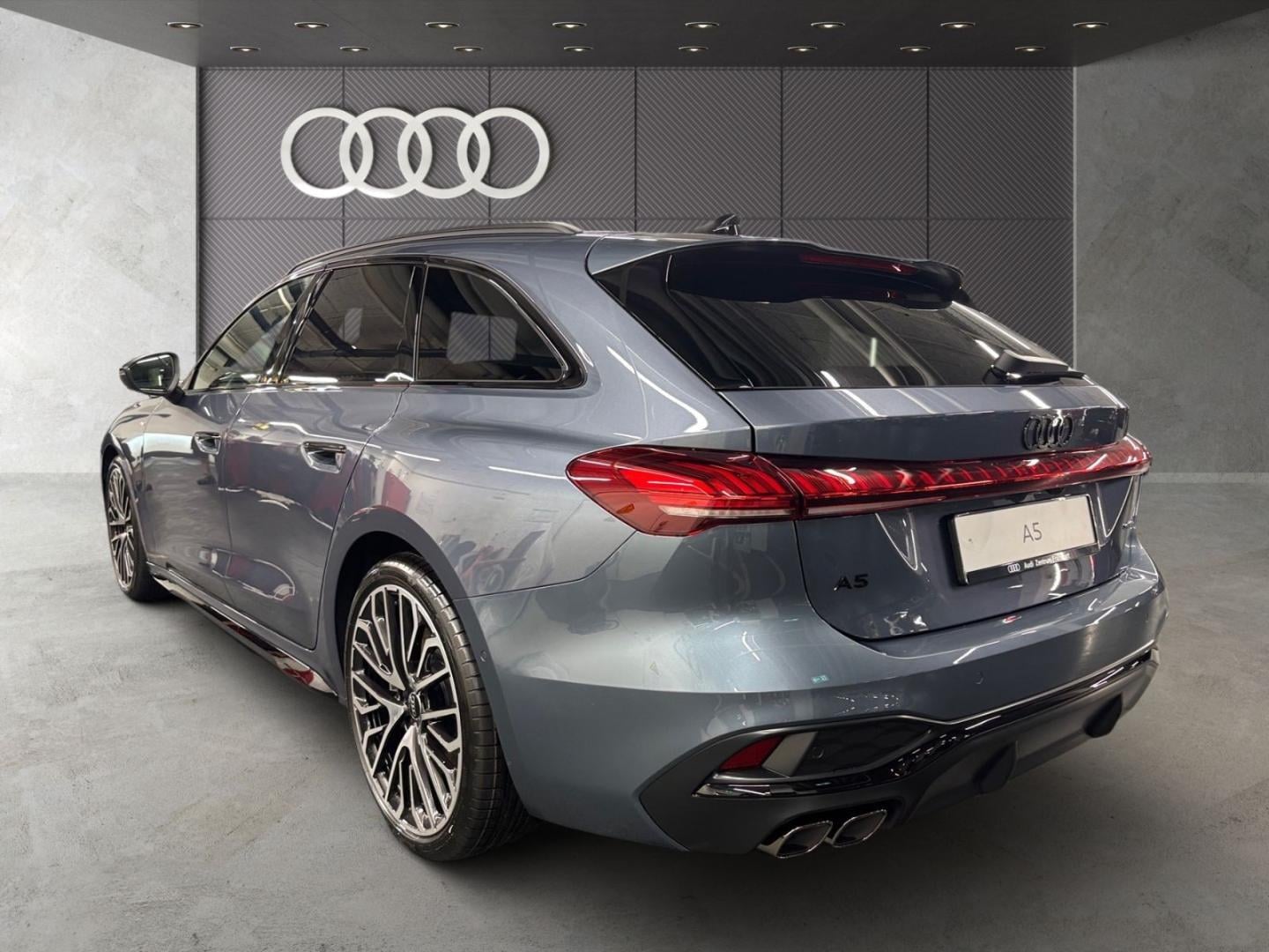 Bild über Audi A5 Avant TDI quattro 150 kW S tronic - für weitere Informationen kontaktieren Sie den Audi Partner