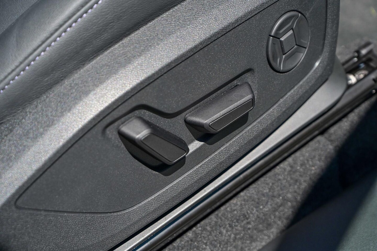 Image about Audi Q6 SUV e-tron e-tron