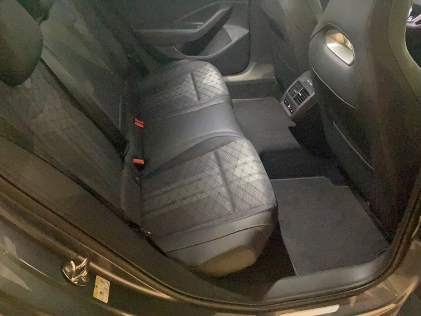 Volkswagen Passat – Bild 18