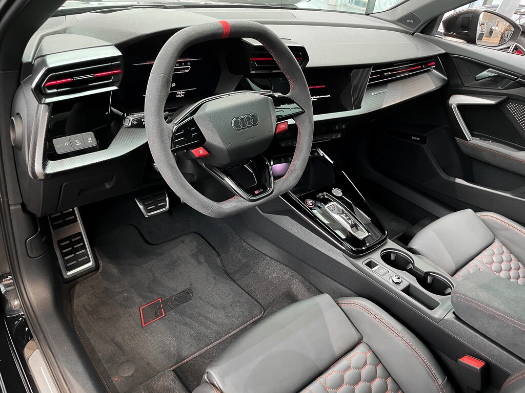 Image about Audi RS 3 Limousine TFSI quattro S tronic