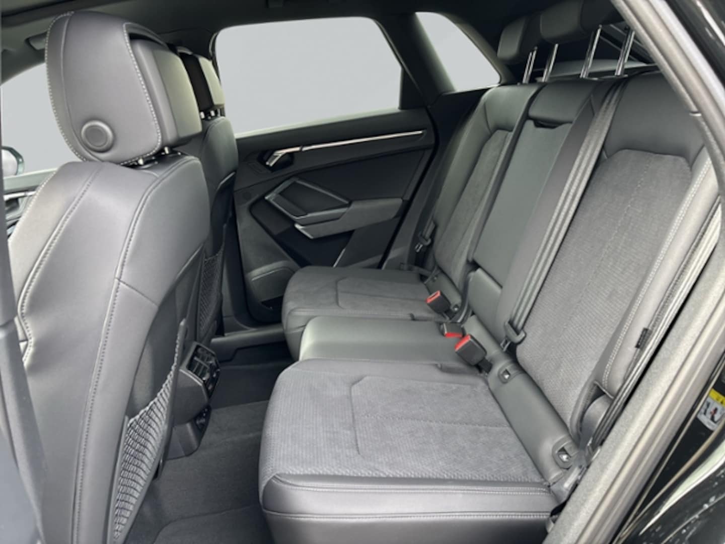 Bild über Audi Q3 S line 40 TDI quattro S tronic - für weitere Informationen kontaktieren Sie den Audi Partner