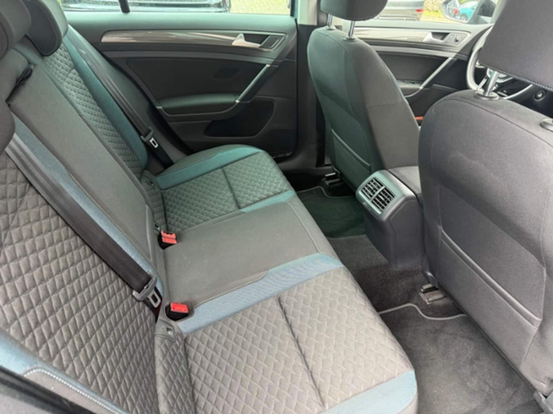 Volkswagen Golf IQ.DRIVE