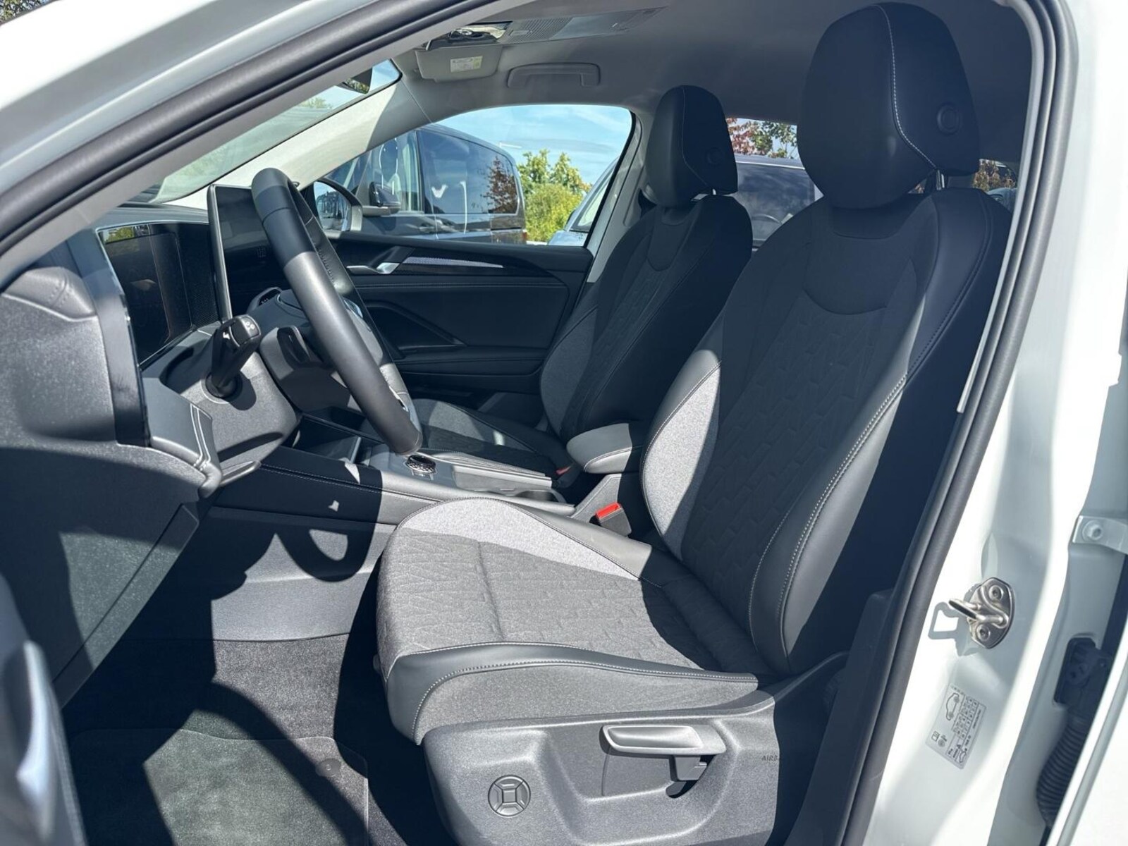 Volkswagen Tiguan – Bild 12