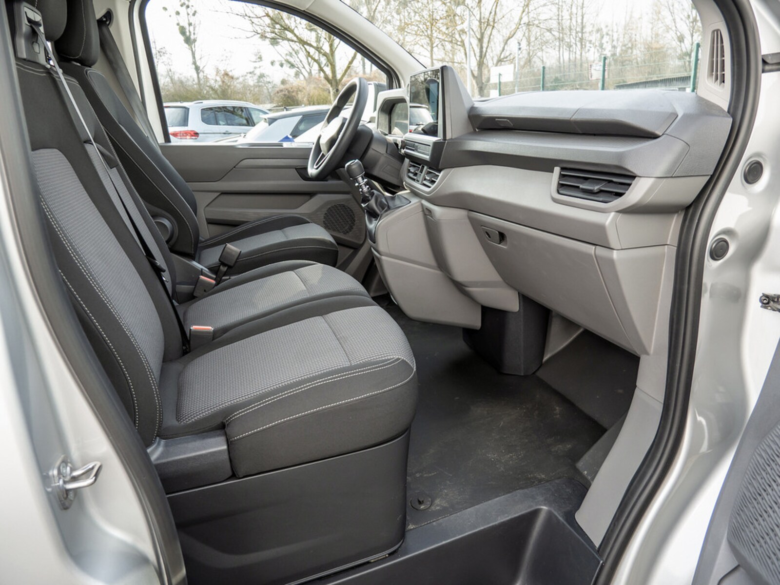 Volkswagen Transporter Kasten langer Radstand – Bild 2
