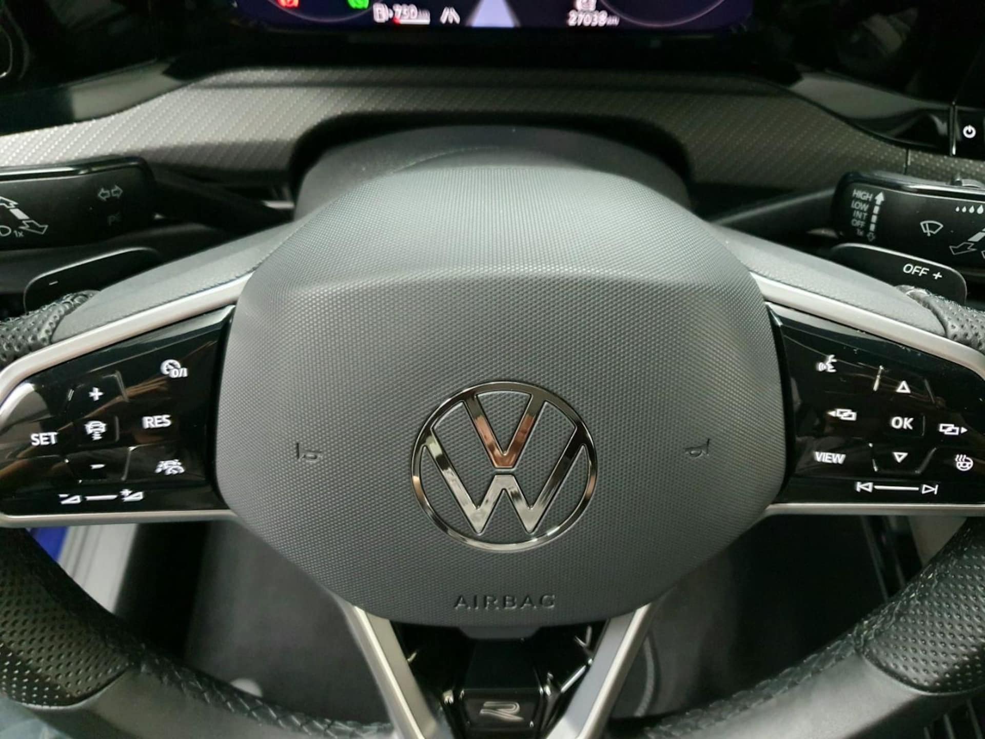 Volkswagen Golf R-Line