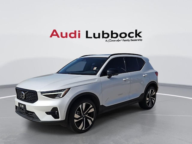 2025 Volvo XC40