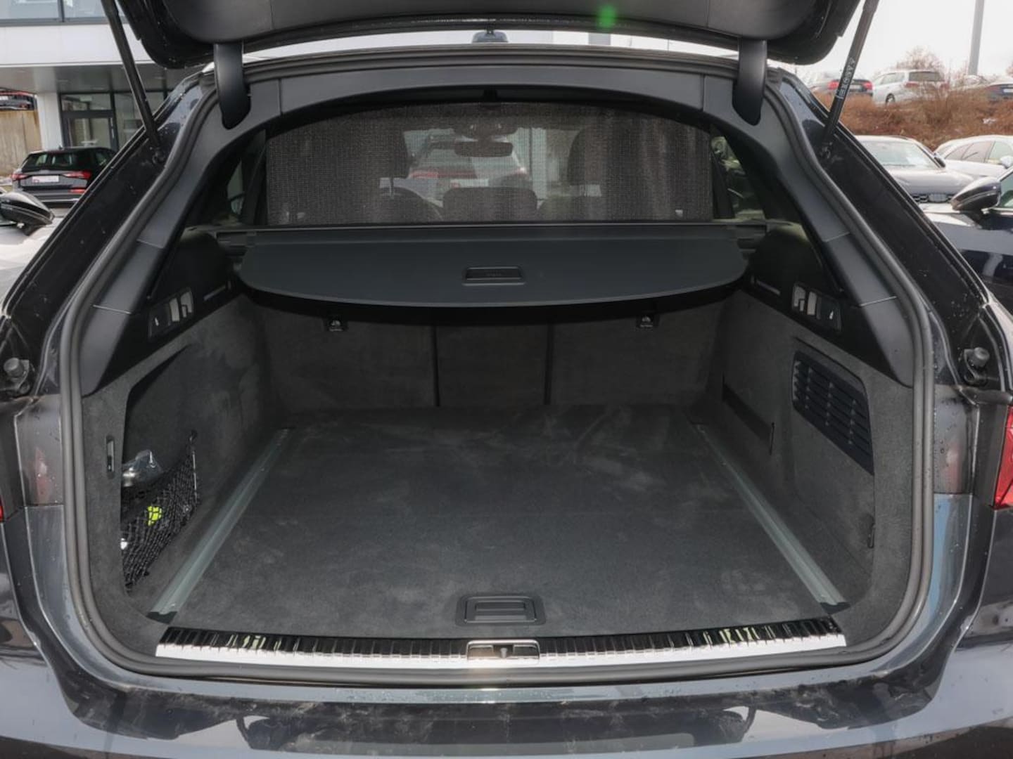 Bild über Audi A6 Avant advanced 45 TFSI S tronic - für weitere Informationen kontaktieren Sie den Audi Partner