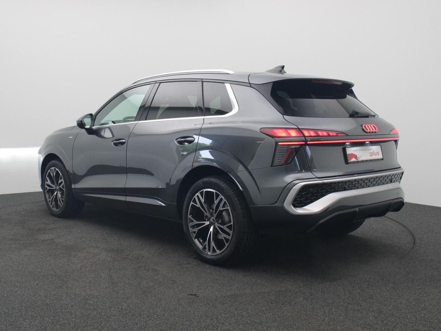 Bild über Audi Q3 SUV TFSI 110 kW S tronic - für weitere Informationen kontaktieren Sie den Audi Partner