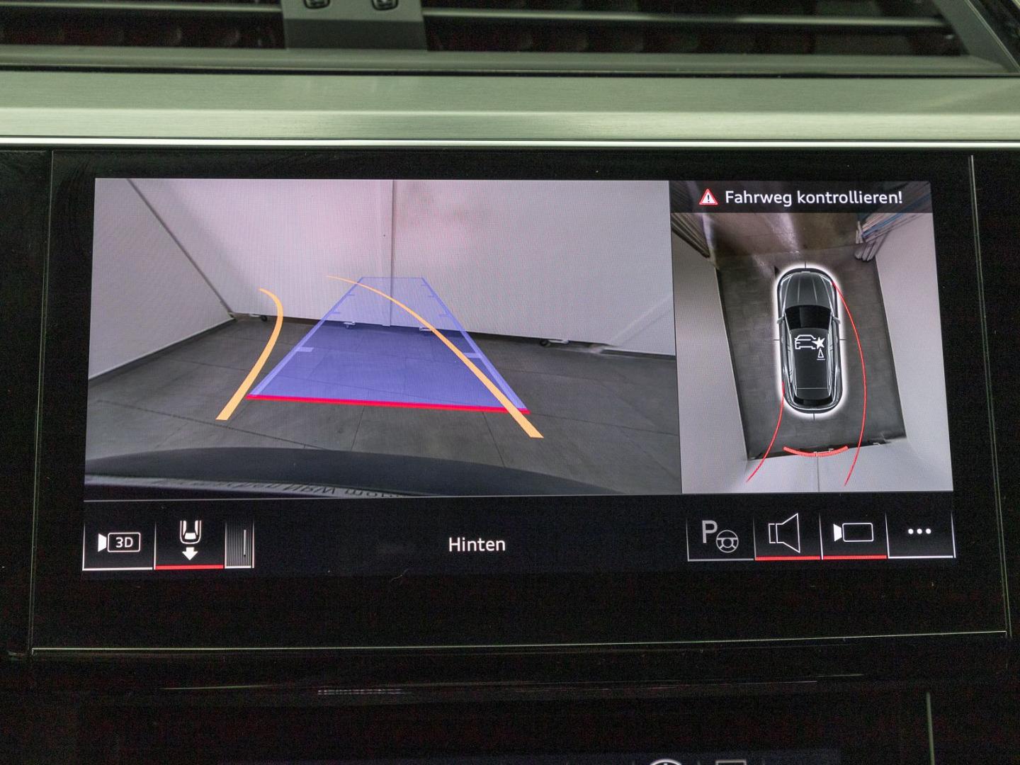 Image about Audi Q8 e-tron S line 55 e-tron quattro