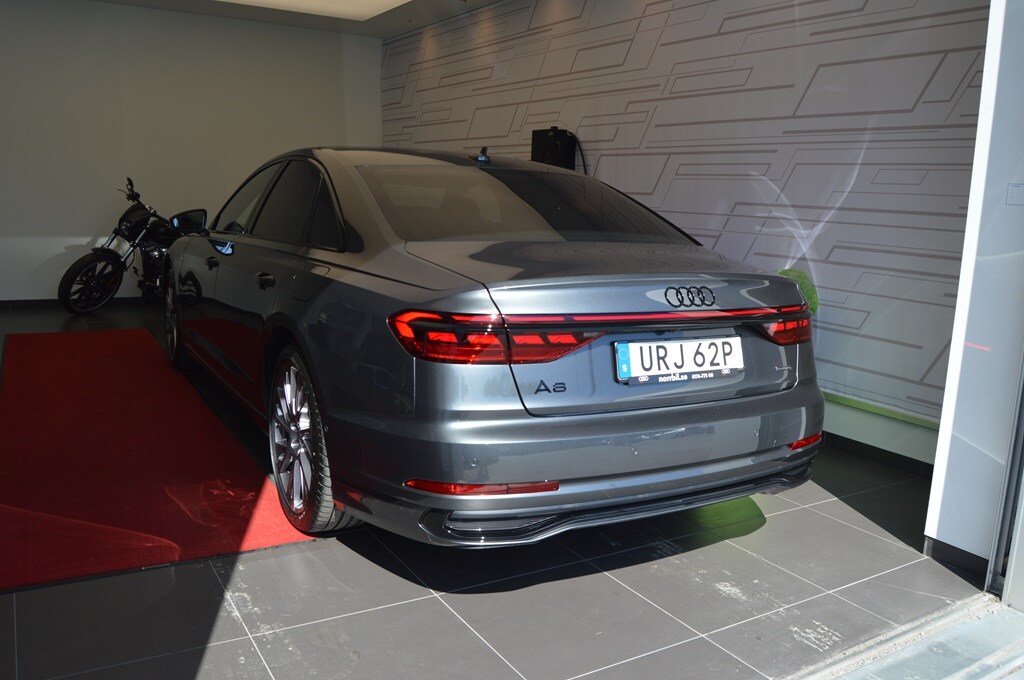 Bild som visar&nbsp;Audi A8 TFSI e&nbsp;A8 60 TFSI e quattro 462 hk tiptronic - för mer information kontakta din Audi Partner