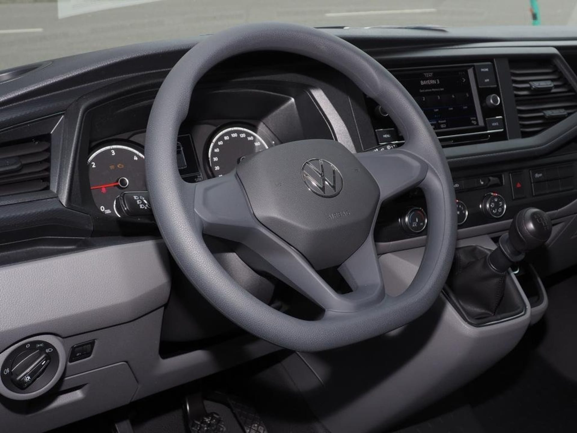 Volkswagen T6.1 Transporter Kombi langer Radstand