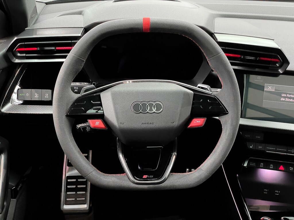 Image about Audi RS 3 Limousine TFSI quattro S tronic